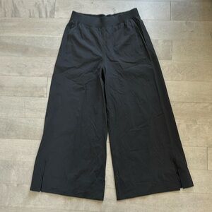 Lululemon Cropped Wide Leg Pants